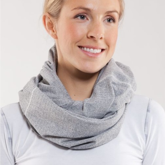 Lululemon Vinyasa Scarf Heathered Deep Coal Ghost Herringbone Chevron - Picture 2 of 7